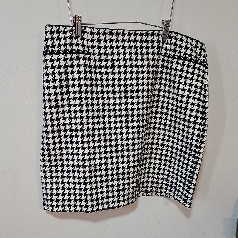 White House Black Market Black and White Pencil Skirt 14